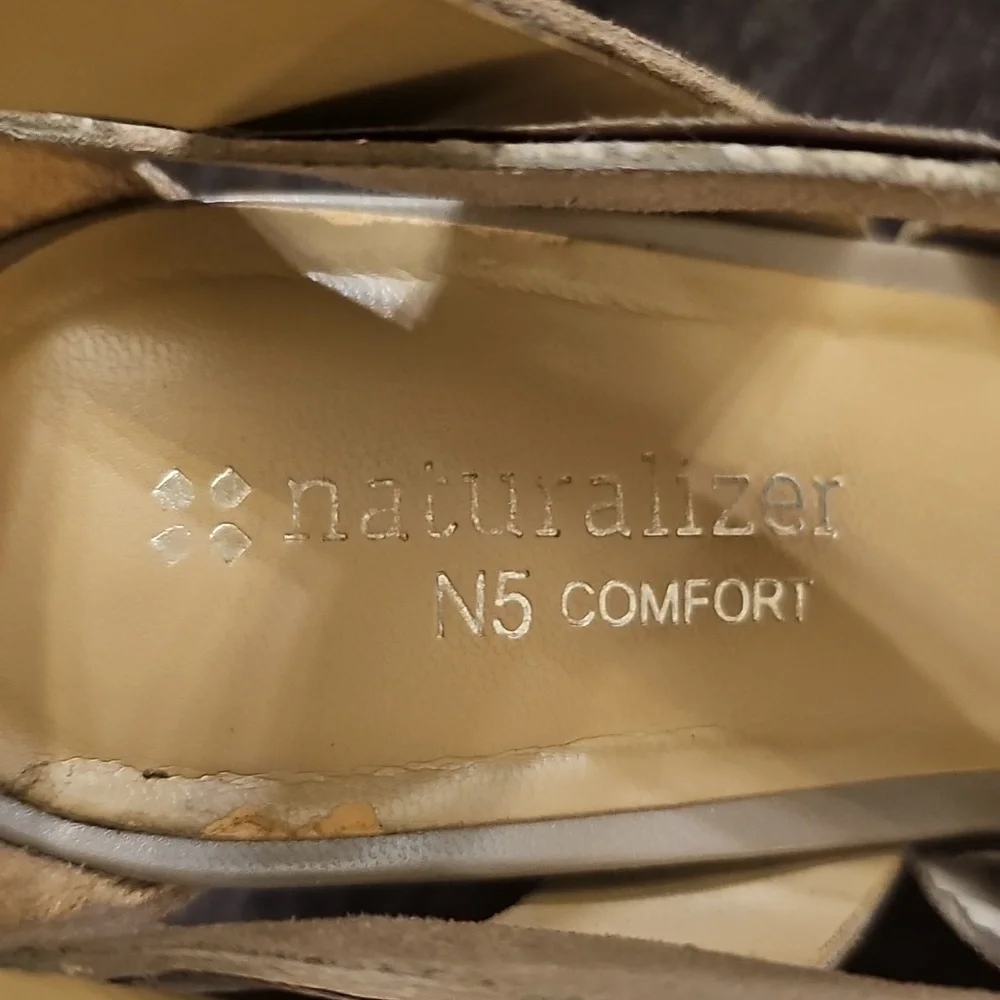 Naturalizer N5 Comfort Beige Strappy Heeled Sandals